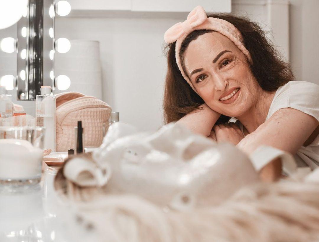 Ιωάννα Παλιοσπύρου: Με μπικίνι και παρεό στην Ίο – Βίντεο