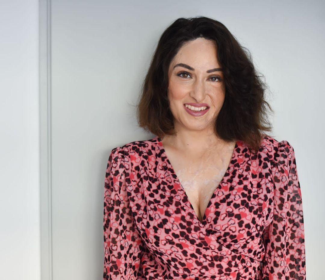 Ιωάννα Παλιοσπύρου: Με μπικίνι και παρεό στην Ίο – Βίντεο