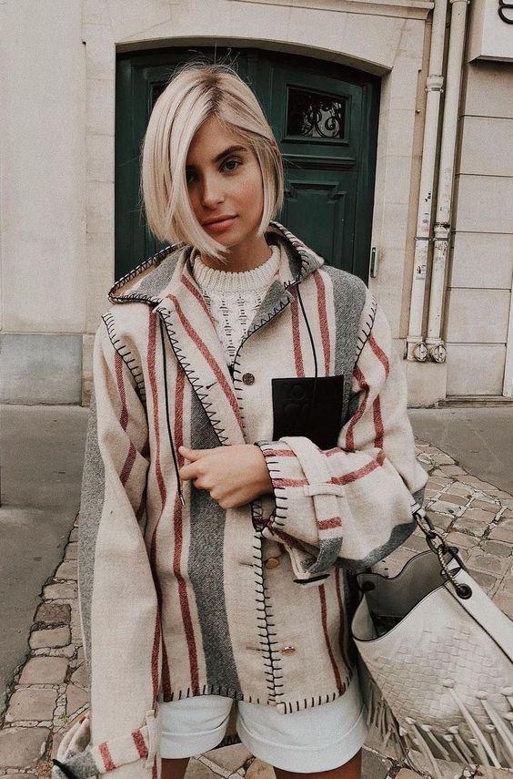 καρέ μαλλιά-με-ξανθές-αποχρώσεις-τάσεις-στα-μαλλιά-Φθινόπωρο-Χειμώνας-2022 2023-ιδέες-