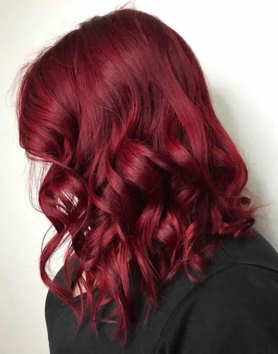κόκκινα μαλλιά-τάσεις-στα-μαλλιά-Φθινόπωρο-Χειμώνας-2022 2023-ιδέες-