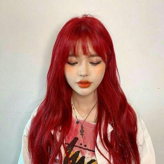 κόκκινα μαλλιά-τάσεις-στα-μαλλιά-Φθινόπωρο-Χειμώνας-2022 2023-ιδέες-