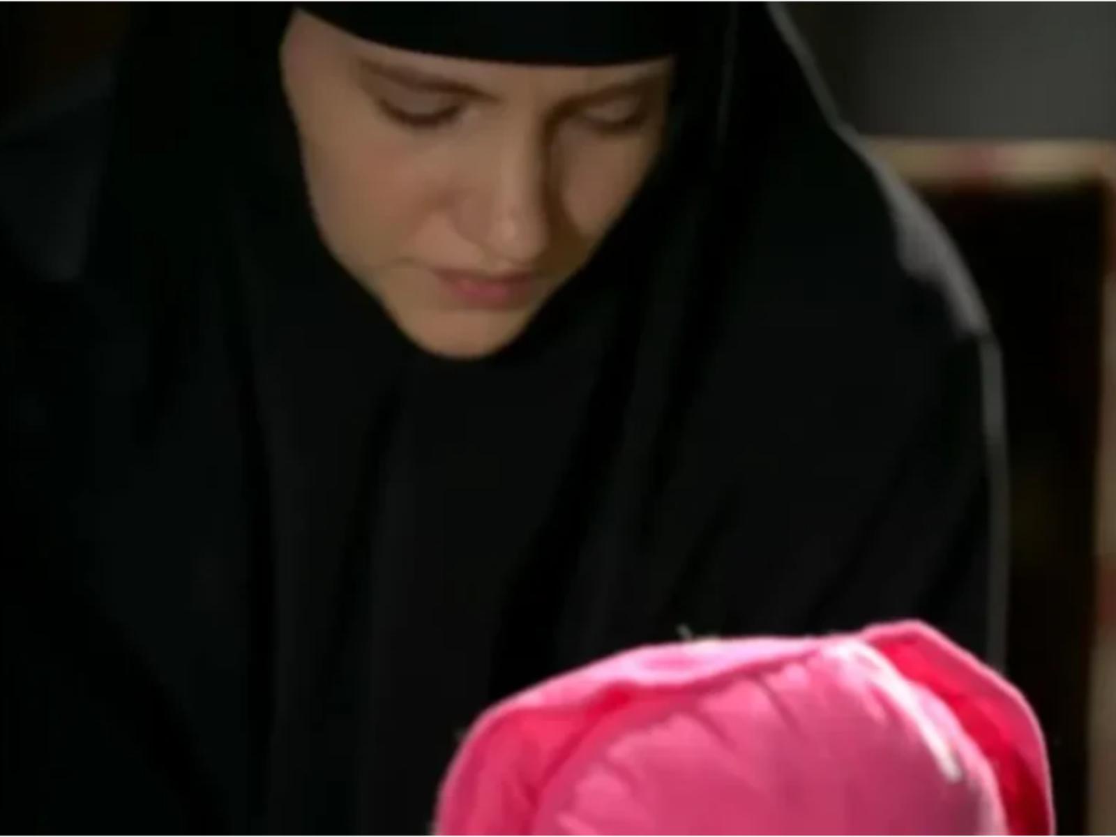 Μαύρο Ρόδο: Ο πατέρας του Πέτρου θα κάνει δύσκολη την ζωή της νεαρής καλόγριας