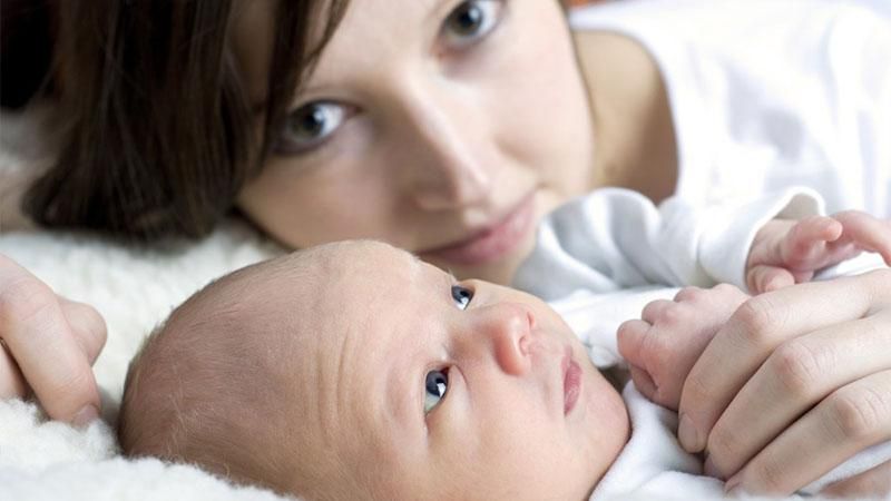 όταν-μαμάδες-κρίνουν-άλλες-μαμάδες-