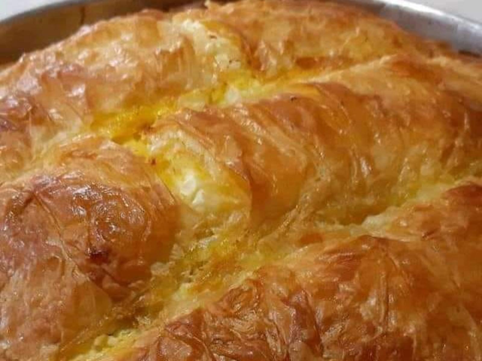 Τσαλακωτή- Τυρόπιτα- με -Χωριάτικο- φύλλο-