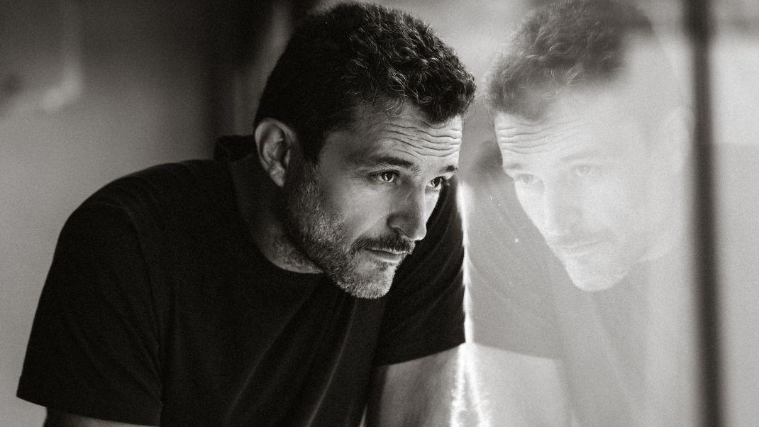 Μια νύχτα του Αύγουστου: Ο απόηχος μιας γυναικοκτονίας και τα μυστικά