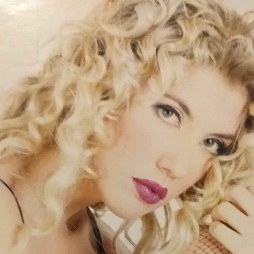 Που είναι και τι κάνει σήμερα η Γιούλη Ηλιοπούλου; – Ποια η σχέση της με τον Δημήτρη Λάλο