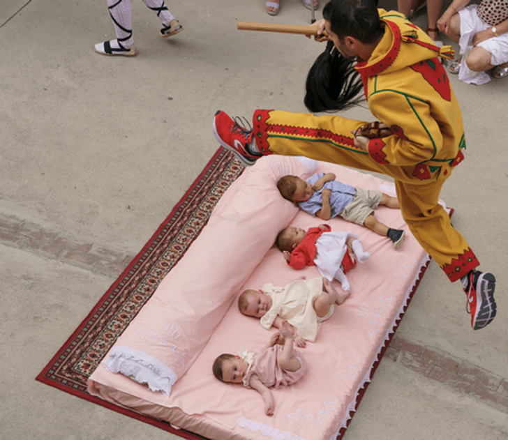 9-παραδόσεις-από-χώρες-που-είναι-ασυνήθιστες-