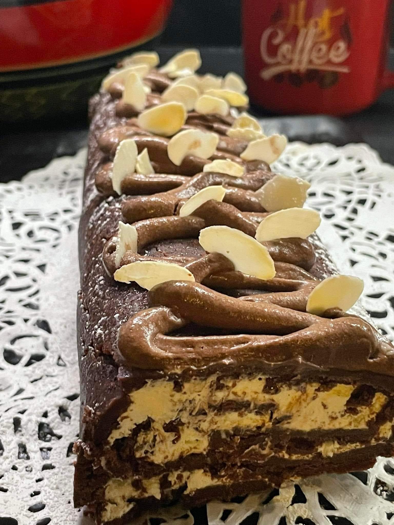 ρολό σοκολάτας-με-τυρί κρέμα-και-ινδοκάρυδο-συνταγή-