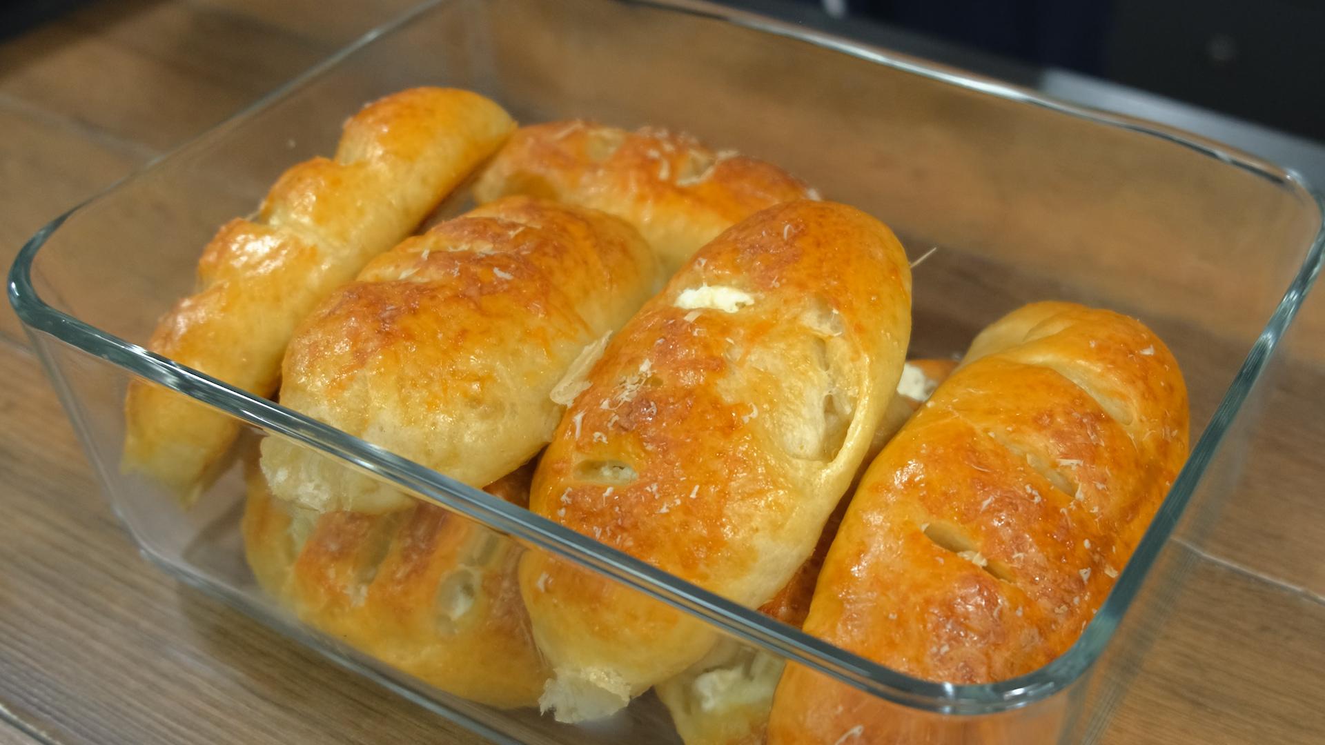 Tυρόψωμάκια- με- αφράτη -ζύμη -γιαουρτιού- Tυρόψωμάκια- με- αφράτη -ζύμη -γιαουρτιού-