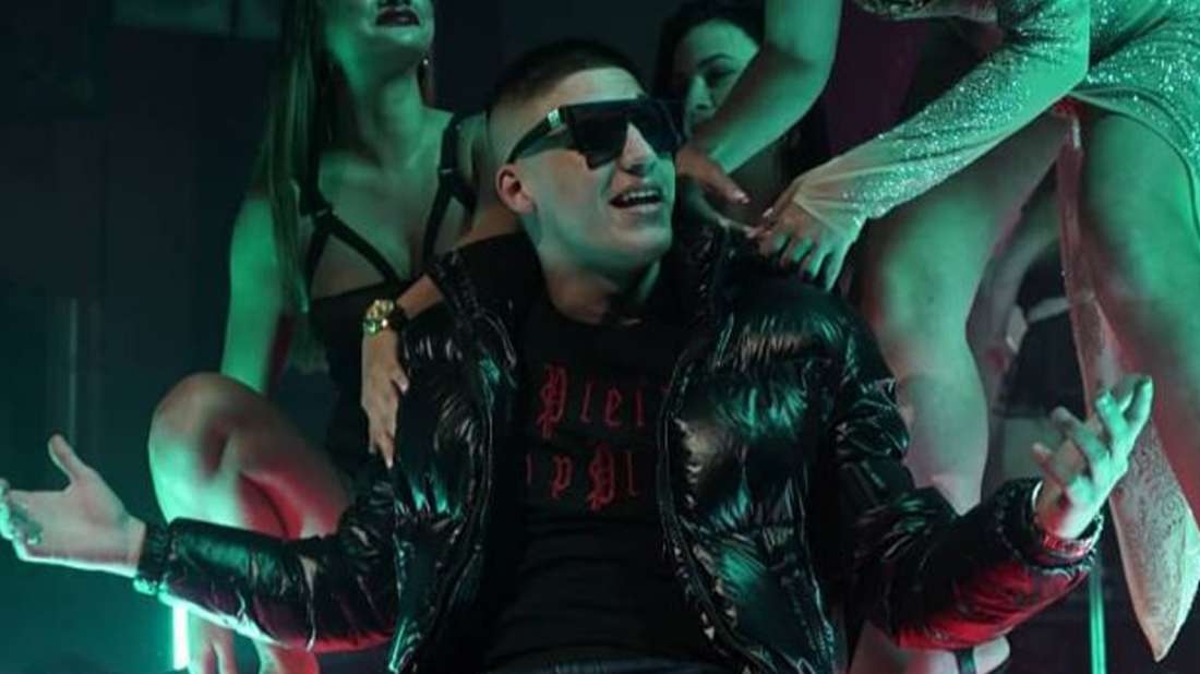 Σοβαρό τροχαίο ατύχημα για τον τράπερ Τρανό: Η κατάσταση της υγείας του – Βίντεο