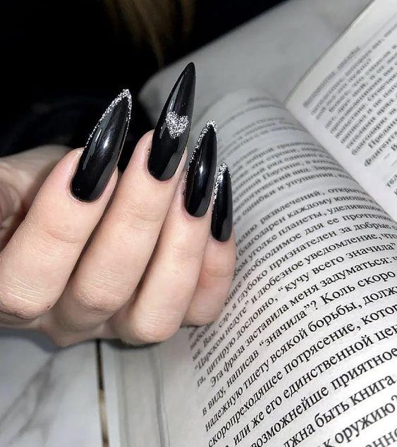 -μυτερά-μαύρα-νύχια-τάσεις-Χειμώνας 2023-ιδέες- -μυτερά-μαύρα-νύχια-τάσεις-Χειμώνας 2023-ιδέες-