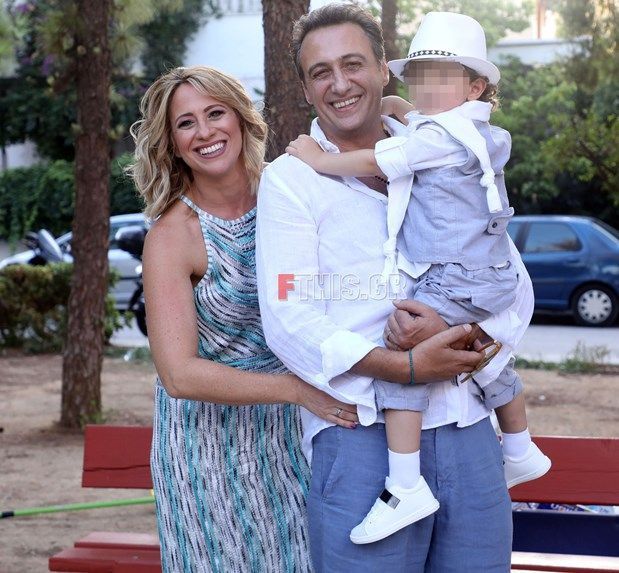 Βαγγέλης και Έλενα Αλεξανδρή : Βάφτισαν το γιο τους και οι ηθοποιοί των Άγριων Μελισσών ήταν εκει