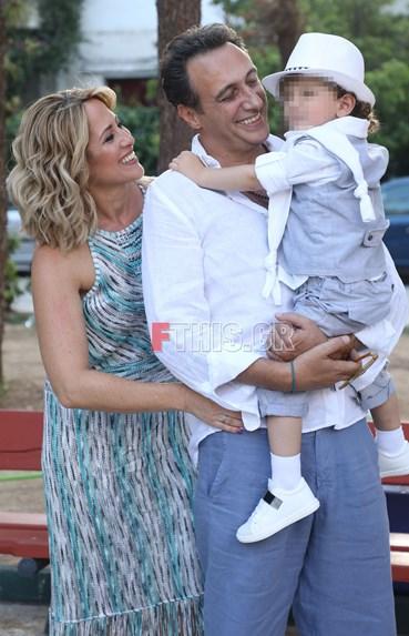 Βαγγέλης και Έλενα Αλεξανδρή : Βάφτισαν το γιο τους και οι ηθοποιοί των Άγριων Μελισσών ήταν εκει