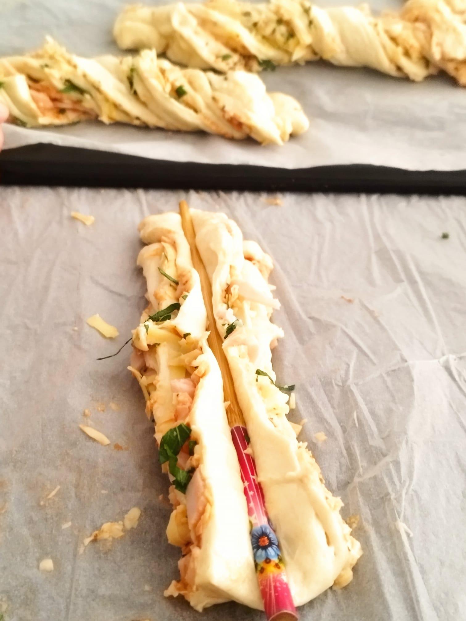 στριφτάρια-με-γέμιση-πίτσα-συνταγή-