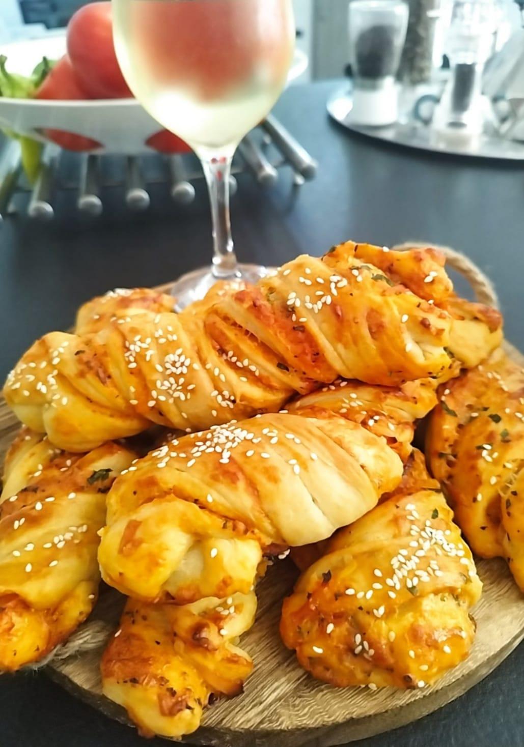 στριφτάρια-με-γέμιση-πίτσα-συνταγή-