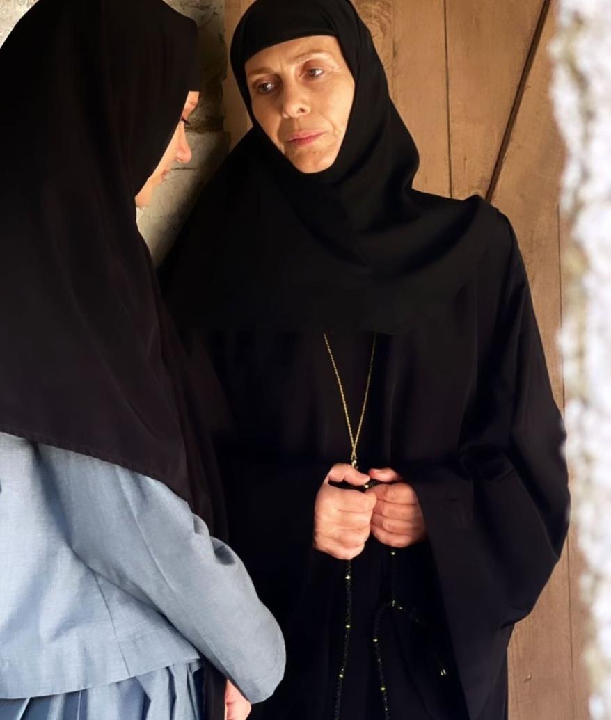 Μαύρο Ρόδο: Οι πρωταγωνιστές δίνουν spoiler για τη σειρά