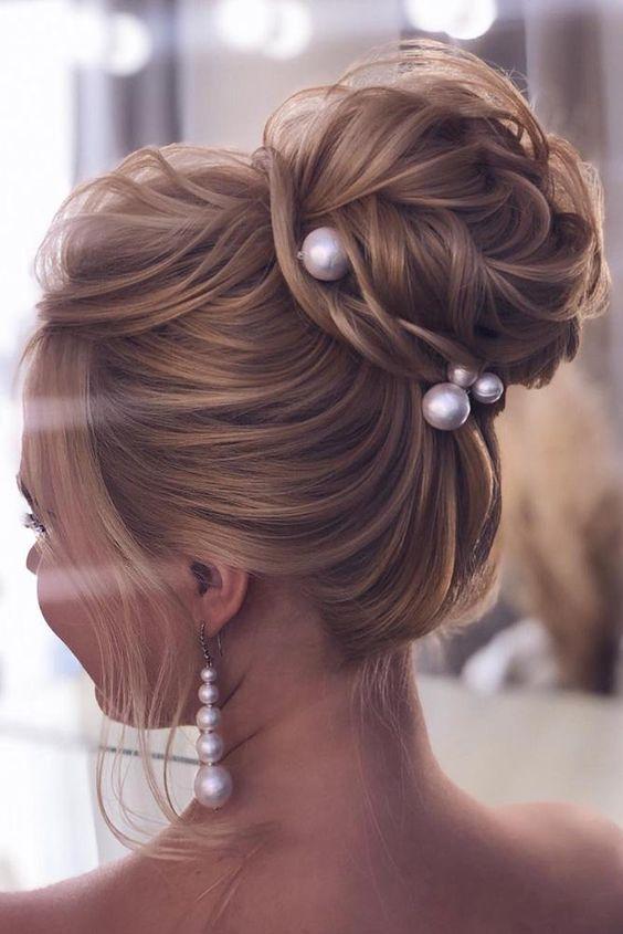 Τα Ballerina buns είναι ό,τι πιο hot για τα μαλλιά σου το Φθινόπωρο 2022