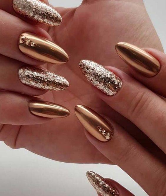 bronze nails-με-χρυσά γκλίτερ-Φθινόπωρο 2022-τάσεις-