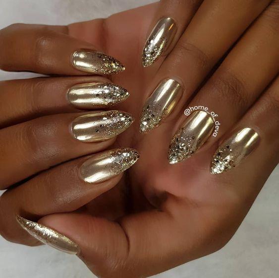 bronze nails-με-χρυσό χρώμα-στα-νύχια-τάσεις Φθινόπωρο 2022-ιδέες-