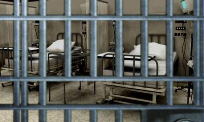 Βόλος: Μητέρα θέλει να στείλει την κόρη της στο ψυχιατρείο γιατί τραγουδάει δυνατά