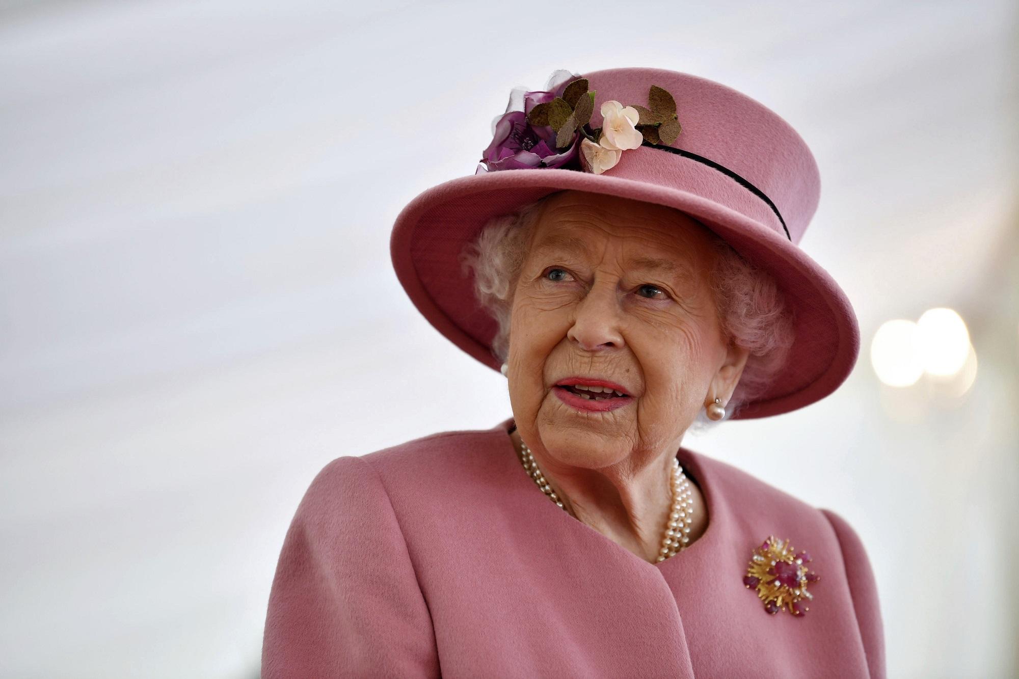 Bασίλισσα Ελισάβετ:  Υπό ιατρική παρακολούθηση για την υγεία της  – Ανησυχία στο παλάτι