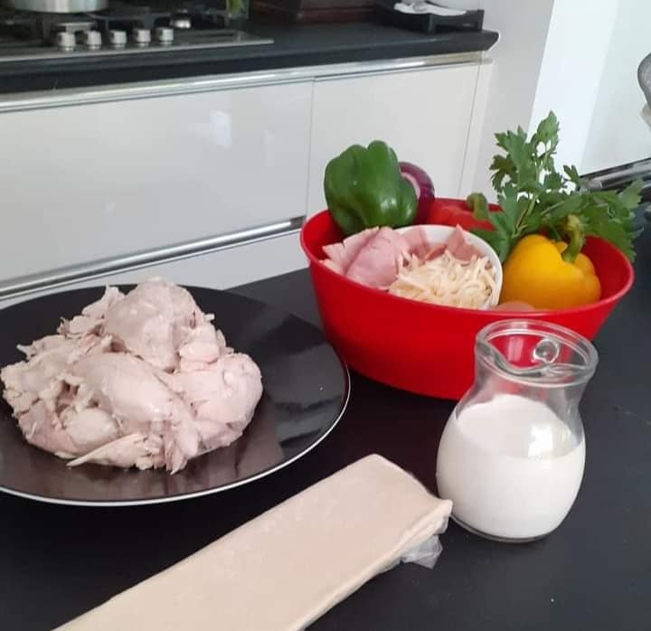 συνταγή-για-κοτόπιτα-με-σφολιάτα-