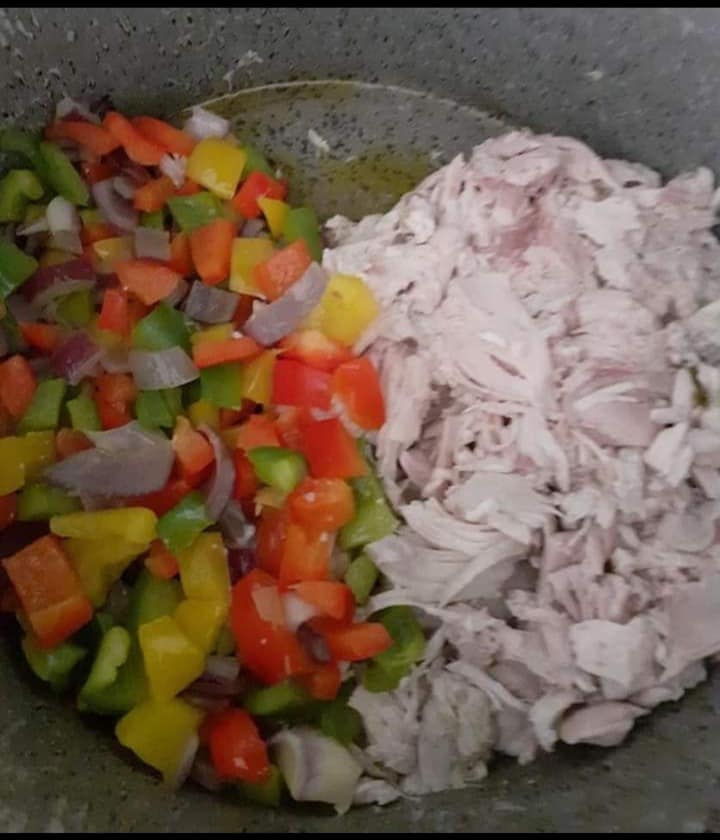 συνταγή-για-κοτόπιτα-με-σφολιάτα-