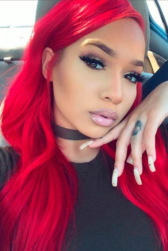 έντονο-κόκκινα-στα-μαλλιά-τάσεις-Φθινόπωρο-Χειμώνας-2022-2023- έντονο-κόκκινα-στα-μαλλιά-τάσεις-Φθινόπωρο-Χειμώνας-2022-2023-