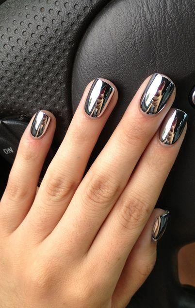 Metal nails: Η τάση για το Φθινόπωρο που θα λατρέψεις