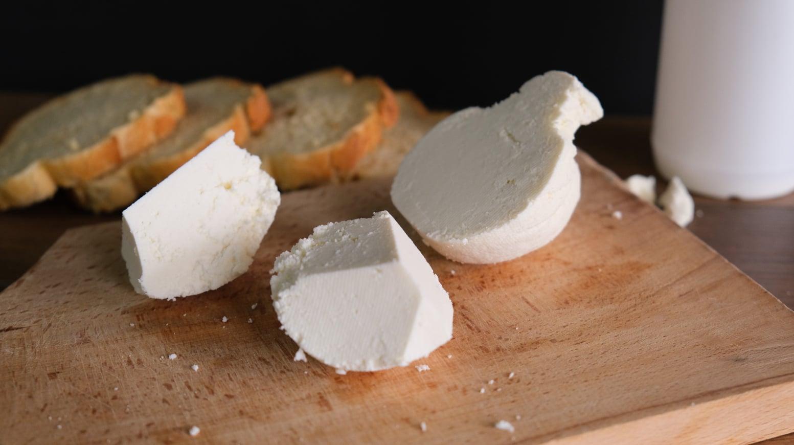 Συνταγές-για-σχολείο-τυρί-με-κεφίρ