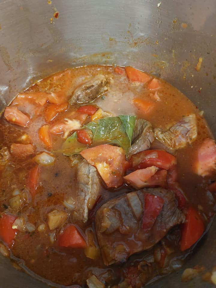 συνταγή-για-μοσχάρι γκουλάς-