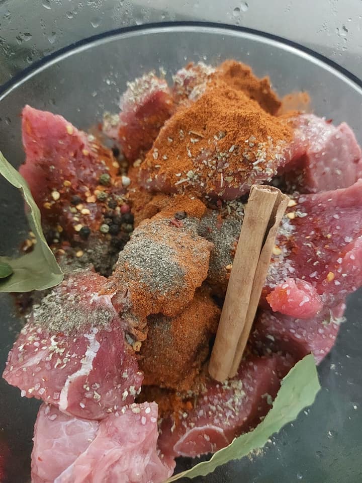 συνταγή-για-μοσχάρι γκουλάς-