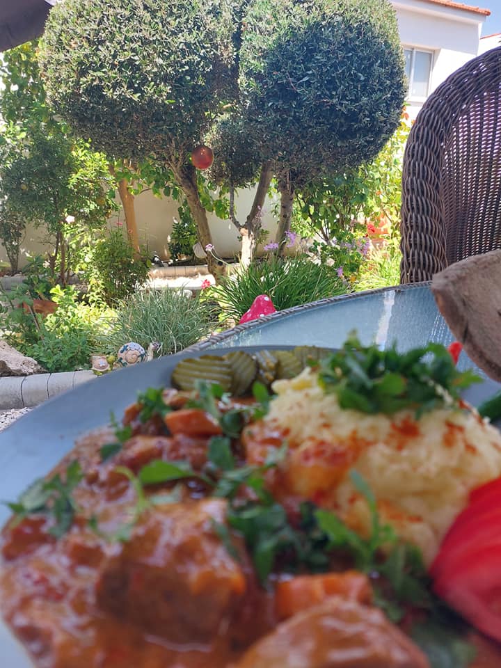 συνταγή-για-μοσχάρι γκουλάς-