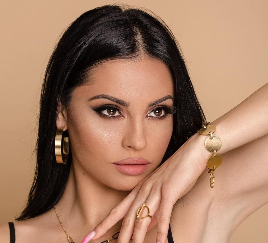 Η Δήμητρα Αλεξανδράκη ξεσπά: Παντρεύεται ένας άνθρωπος βρίζετε, πεθαίνει ένα άνθρωπος βρίζετε