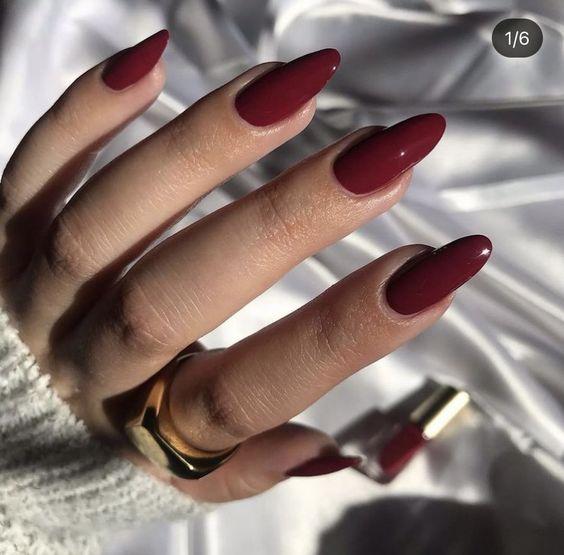 ιδέες-για-μπορντό μανικιούρ-το-2023-τάσεις-