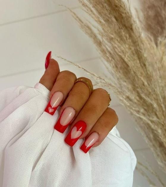 κόκκινα νύχια-με-καρδούλες-ιδέες-