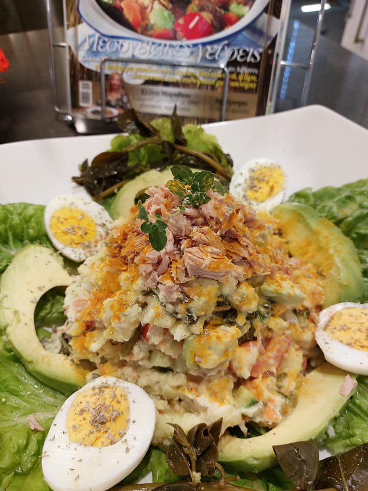 συνταγή-για-πατατοσαλάτα-με-σώς γιαουρτιού-