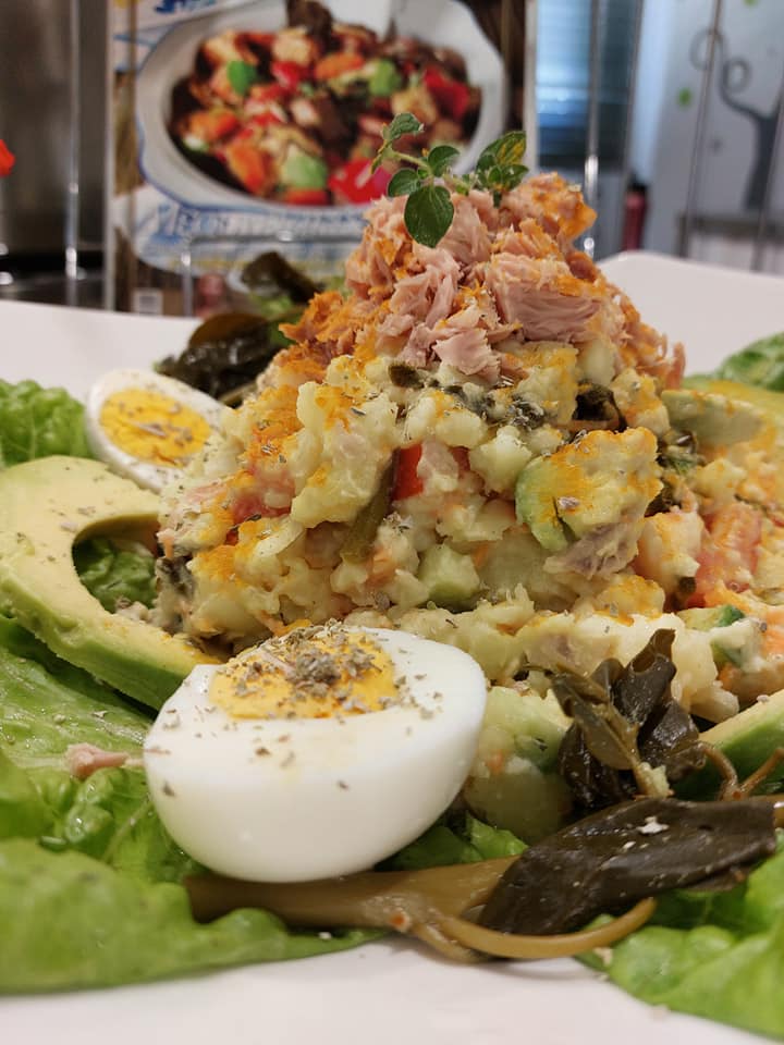 συνταγή-για-πατατοσαλάτα-με-σώς γιαουρτιού-