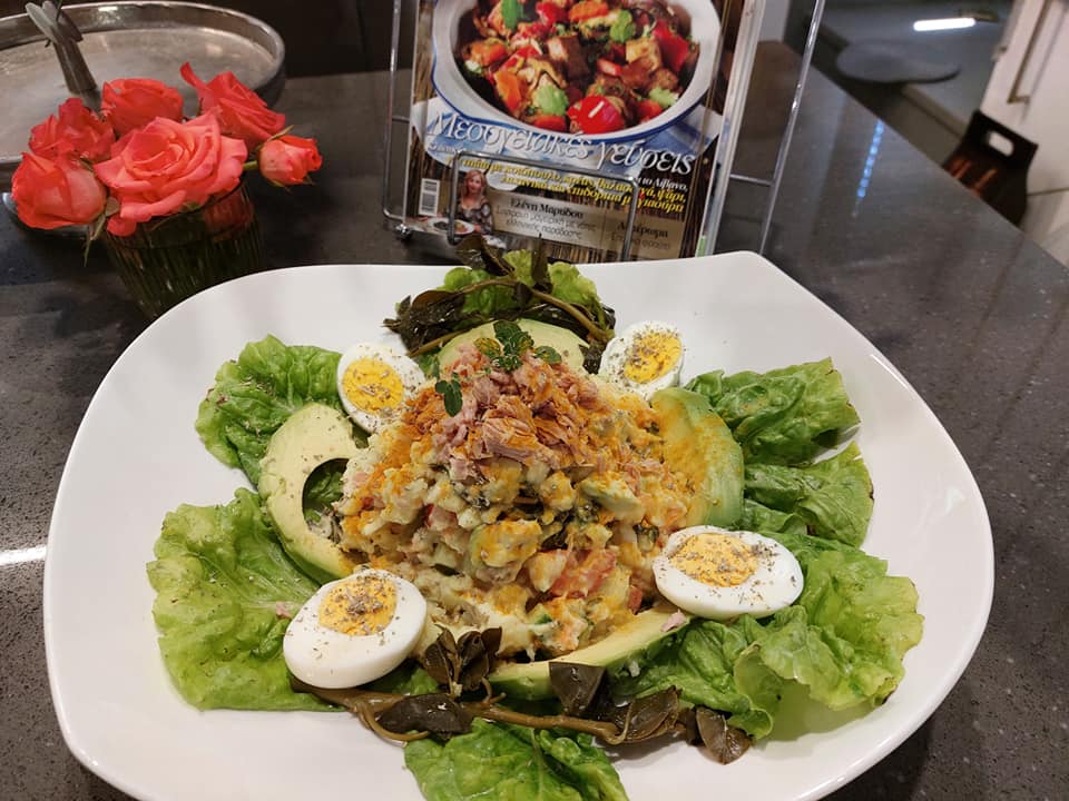 συνταγή-για-πατατοσαλάτα-με-σώς γιαουρτιού-