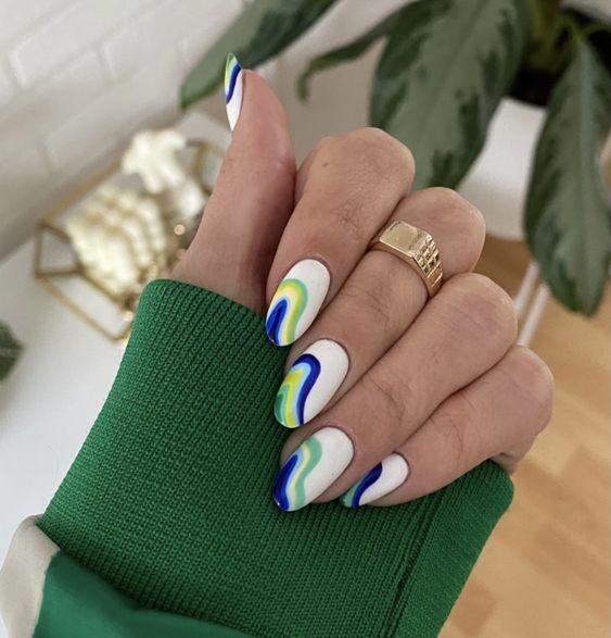 λευκά-lava nails-με-μπλε-και-πράσινα-σχέδια-ιδέες- λευκά-lava nails-με-μπλε-και-πράσινα-σχέδια-ιδέες-