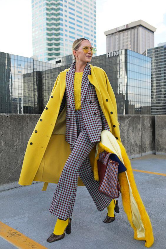 Γυναικεία κουστούμια: Όλες οι must τάσεις για το Φθινόπωρο – Χειμώνα 2022 – 2023 Γυναικεία κουστούμια: Όλες οι must τάσεις για το Φθινόπωρο – Χειμώνα 2022 – 2023