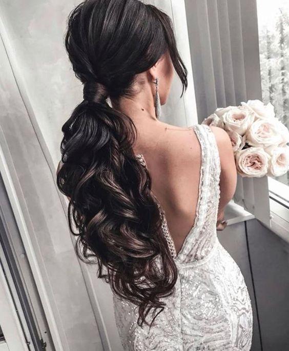 Χαμηλή ponytail αλογοουρά-με-μπούκλες-νυφικό χτένισμα-ιδέες-