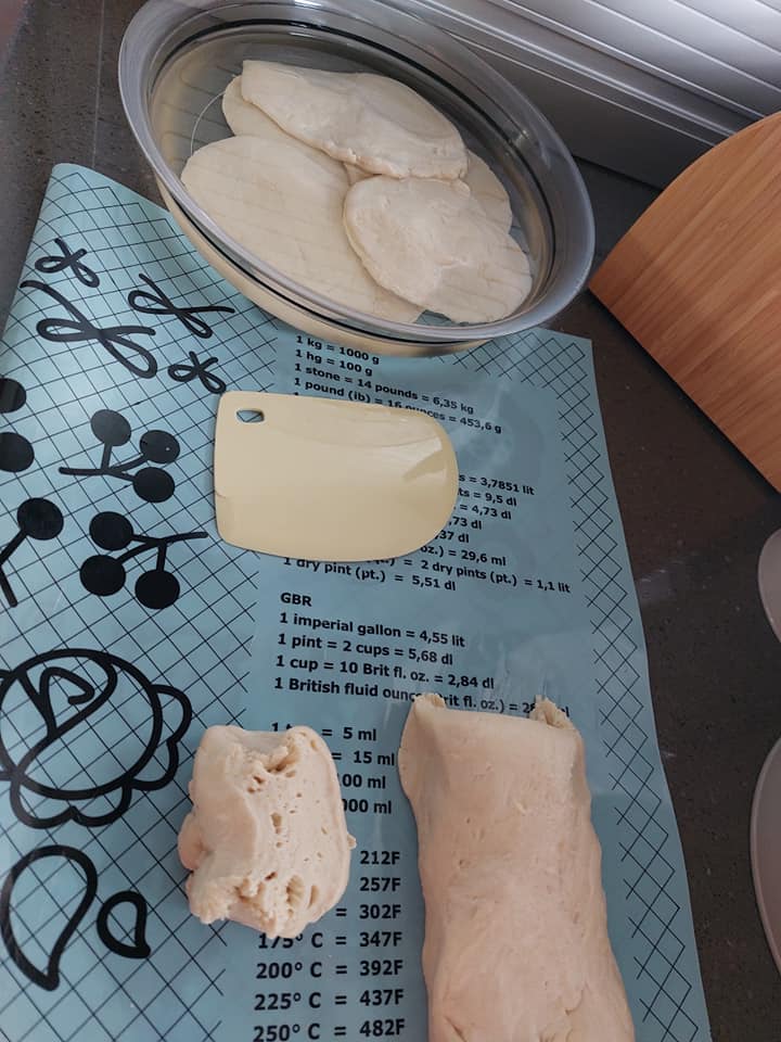 μπαστούνια-με-τυριά-και-μπεσαμέλ-συνταγή-