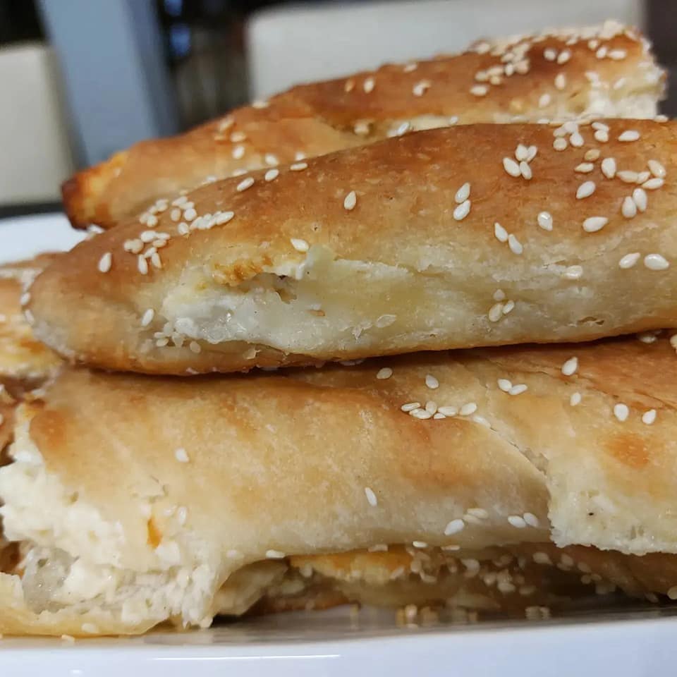 μπαστούνια-με-τυριά-και-μπεσαμέλ-συνταγή-