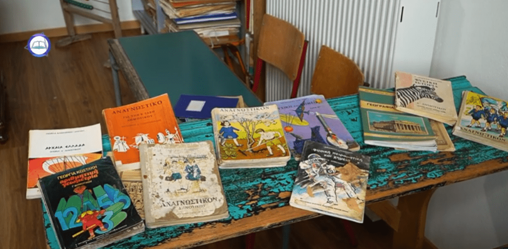 σχολείο-στο-Αγγελόκαστρο-σαν-το-παλιό ελληνικό σχολείο-μουσείο-