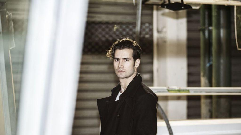 Μάγισσα: Ο Αναστάσης Ροϊλός στον ρόλο του κακόυ