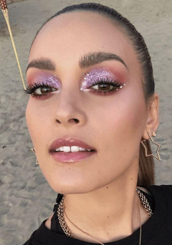 κρύσταλλοι-στα-μάτια-τάσεις-στο-μακιγιάζ-Φθινόπωρο-Χειμώνας 2022-2023-ιδέες- κρύσταλλοι-στα-μάτια-τάσεις-στο-μακιγιάζ-Φθινόπωρο-Χειμώνας 2022-2023-ιδέες-