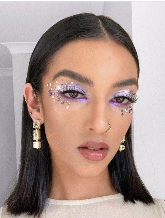 κρύσταλλοι-στα-μάτια-τάσεις-στο-μακιγιάζ-Φθινόπωρο-Χειμώνας 2022-2023-ιδέες- κρύσταλλοι-στα-μάτια-τάσεις-στο-μακιγιάζ-Φθινόπωρο-Χειμώνας 2022-2023-ιδέες-