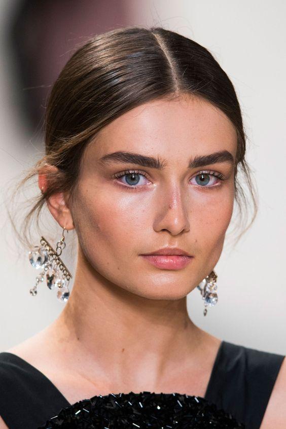 no make up looks-τάσεις-στο-μακιγιάζ-Φθινόπωρο-Χειμώνας 2022-2023-ιδέες- no make up looks-τάσεις-στο-μακιγιάζ-Φθινόπωρο-Χειμώνας 2022-2023-ιδέες-