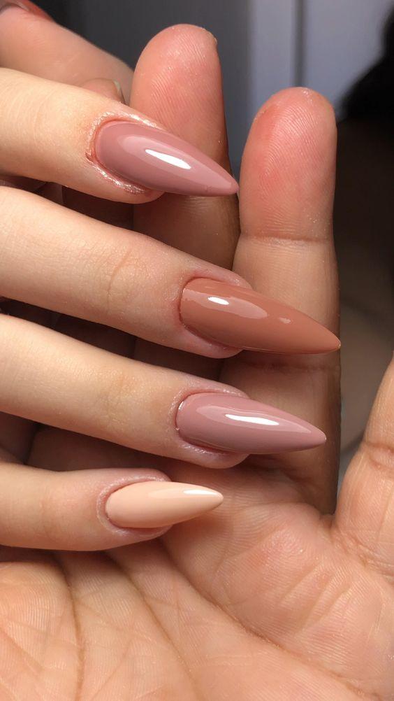 Glazed donut nails-ιδέες-για-το-Φθινόπωρο 2022-τάσεις- Glazed donut nails-ιδέες-για-το-Φθινόπωρο 2022-τάσεις-